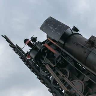 Freilichtskulptur „Zug gen Himmel”