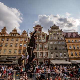 Zdjęcie wydarzenia Festiwal Sztuki Ulicznej BuskerBus 2022 Wrocław