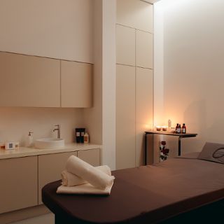 Red to Kill - salon kosmetyczny połączony z lounge barem