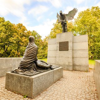 Monumento a las víctimas de Katyn