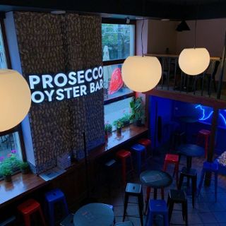 Prosecco Oyster Bar