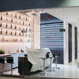 Red to Kill - salon kosmetyczny połączony z lounge barem