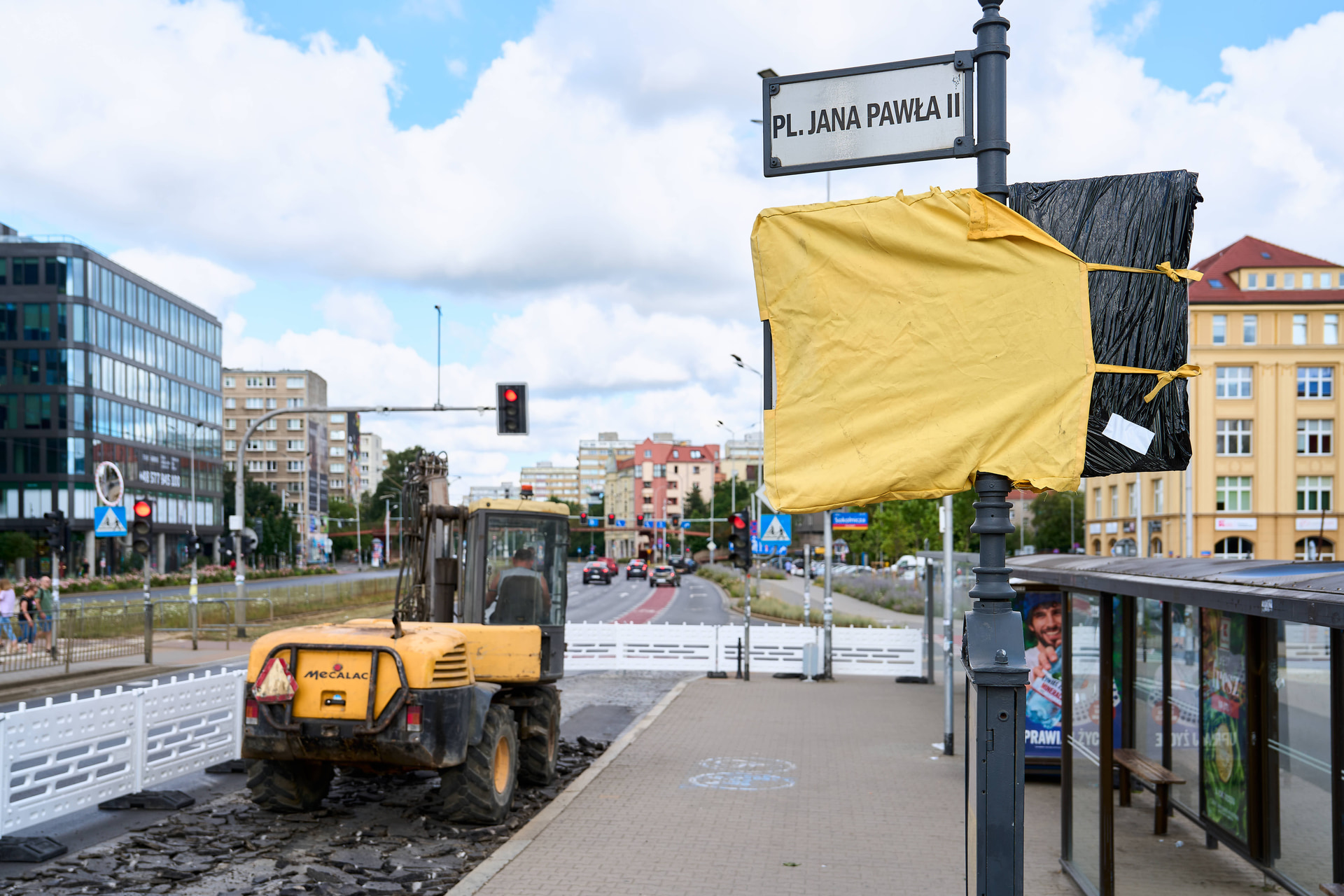 Powiększ obraz: Remont zatoki autobusowej na przystanku „Jana Pawła II”