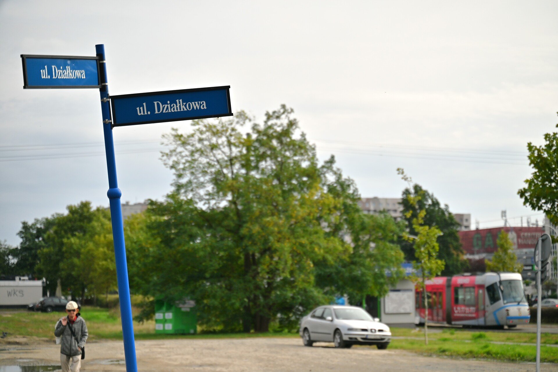 Ulica Działkowa. W tle krańc&oacute;wka tramwajowa.&nbsp;