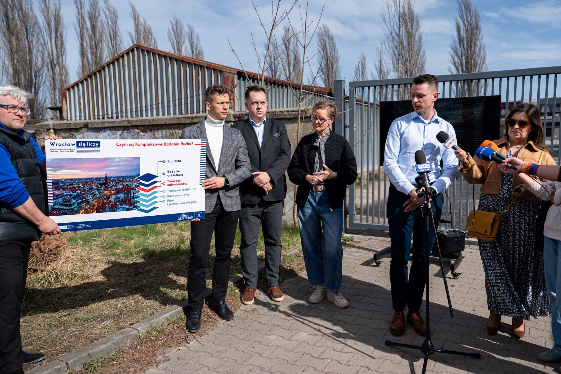 Powiększ obraz: O badaniu ruchu opowiada Bartłomiej Wiertel z firmy Via Vistula.