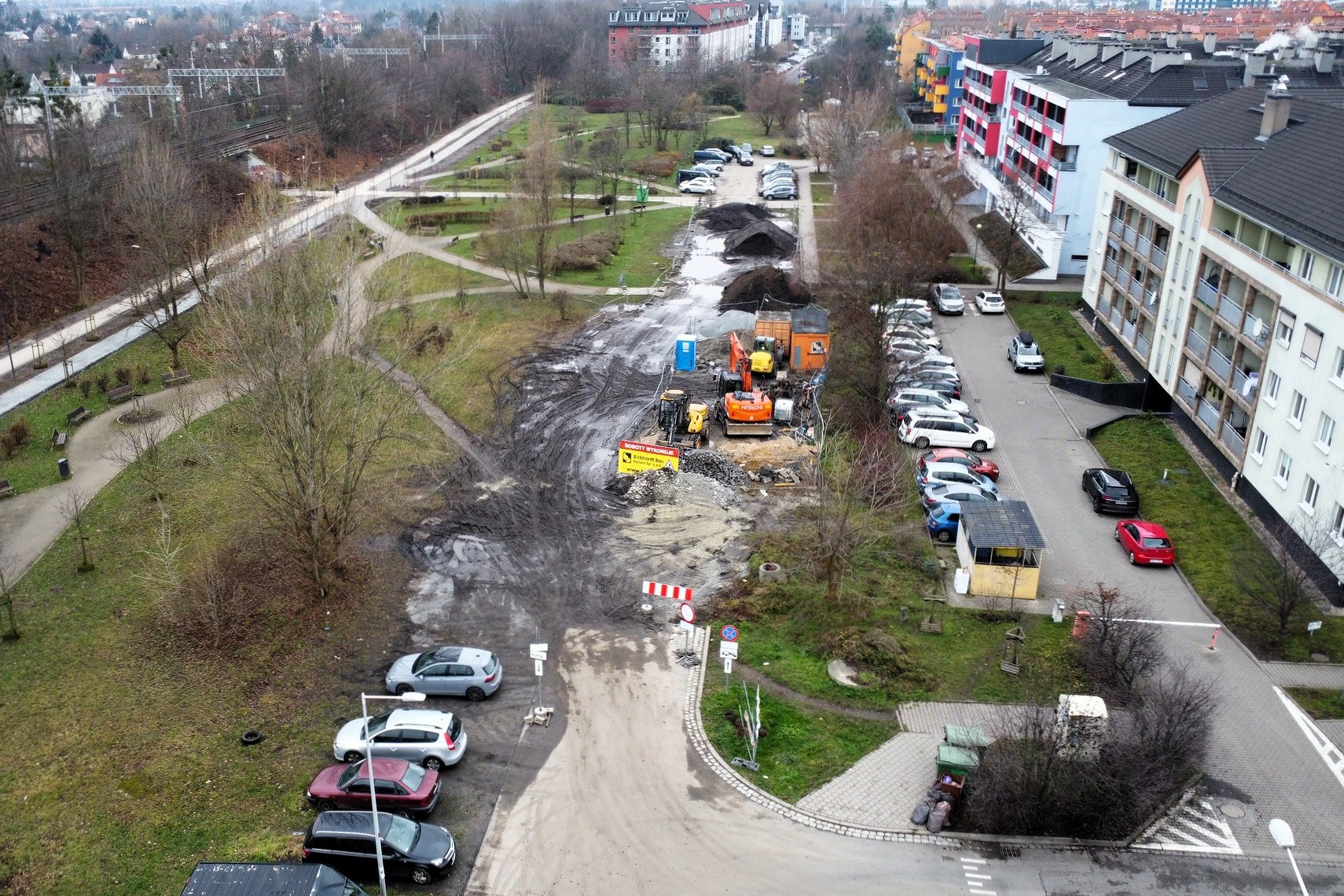Powiększ obraz: Ulica Kukuczki - projekt przebudowy będzie dotyczył odcinka widocznego na zdjęciu