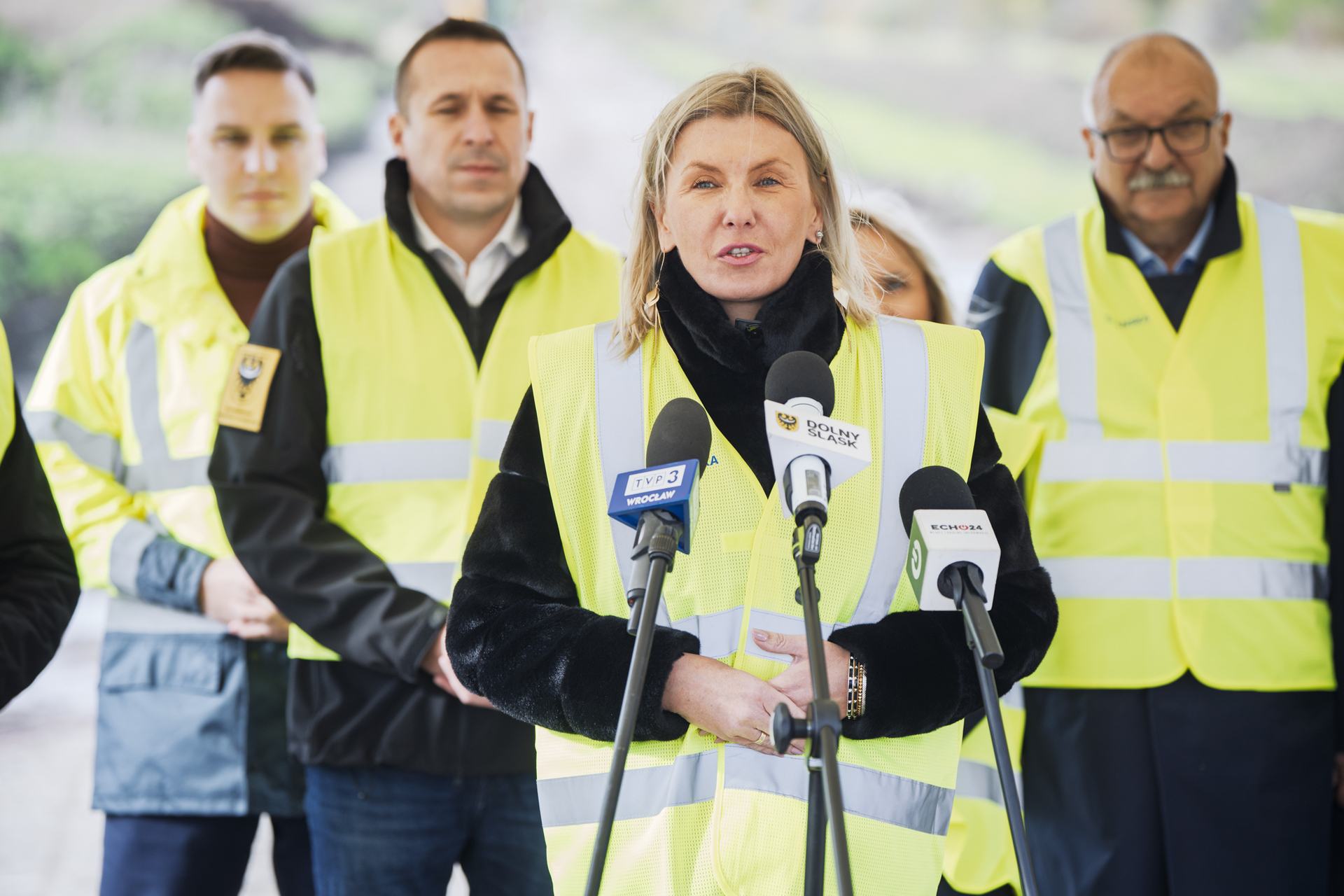 Powiększ obraz: Renata Granowska, wiceprezydent Wrocławia, podczas uroczystego rozpoczęcia budowy WOW
