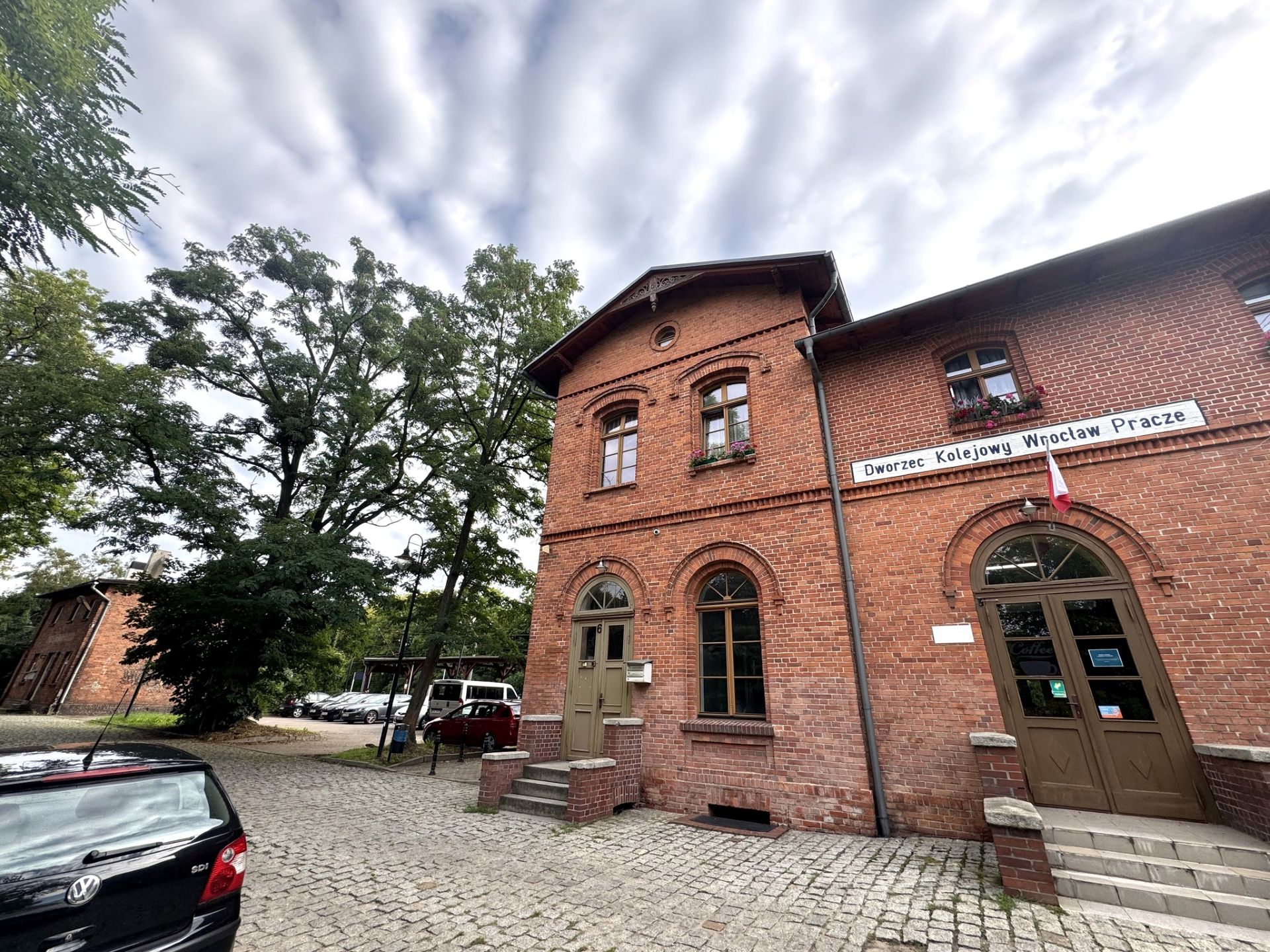 Powiększ obraz: Stacja kolejowa Wrocław Pracze