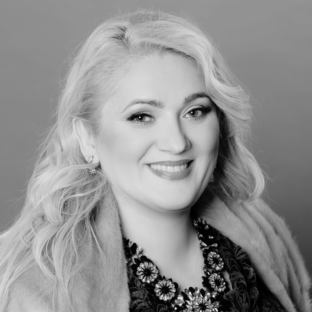 <p>Studia muzyczne na Wydziale Wokalnym Akademii Muzycznej im. Karola Lipińskiego we Wrocławiu(specjalizacja operowa); Zarządzanie plac&oacute;wkami Kultury na Uniwersytecie Ekonomicznym.</p> <ul class="wp-block-list"> <li>Występy solowe z repertuarem Musica Sacra i Pop Opera w Polsce i we Włoszech &ndash; stworzenie marki Premium La Diva Opera, liczne występy, nagrania, koncerty w Polsce i za granicą.&nbsp;</li> </ul> <ul class="wp-block-list"> <li>Wsp&oacute;łpraca z Operą Polską &ndash; międzynarodowe tournee&rsquo; z repertuarem operowym i operetkowym.&nbsp;</li> </ul> <ul class="wp-block-list"> <li>Dyrygent &ndash; kierownik ch&oacute;ru &ndash; od 2014 prowadzenie Ch&oacute;ru &bdquo;Gloria Salvatori&rdquo; przy parafii Najświętszego Zbawiciela we Wrocławiu/Wojszycach &ndash; repertuar to gł&oacute;wnie utwory religijne z rożnych epok i styl&oacute;w, przede wszystkim utwory Musica Sacra, nagrody na konkursach ch&oacute;r&oacute;w amatorskich, liczne koncerty tematyczne : utwory religijne, wieczory kolędowe, koncerty pieśni patriotycznych, muzyki sakralnej i inne. Wsp&oacute;łpraca z solistami profesjonalistami oraz amatorami.&nbsp;</li> </ul> <ul class="wp-block-list"> <li>4. Promocja polskiej kultury we Włoszech i włoskiej kultury w Polsce. Wsp&oacute;łpraca międzynarodowa polsko-włoska. Własna działalność gospodarcza &ndash; mikroprzedsiębiorca.&nbsp;</li> </ul> <p><strong>Rekomendacje:</strong></p> <ul class="wp-block-list"> <li>Barbara Ewa Werner</li> <li>Ewa Czermak</li> <li>Piotr Łykowski</li> <li>Agata Młynarska-Klonowska</li> <li>Paweł Romaszkan</li> </ul>