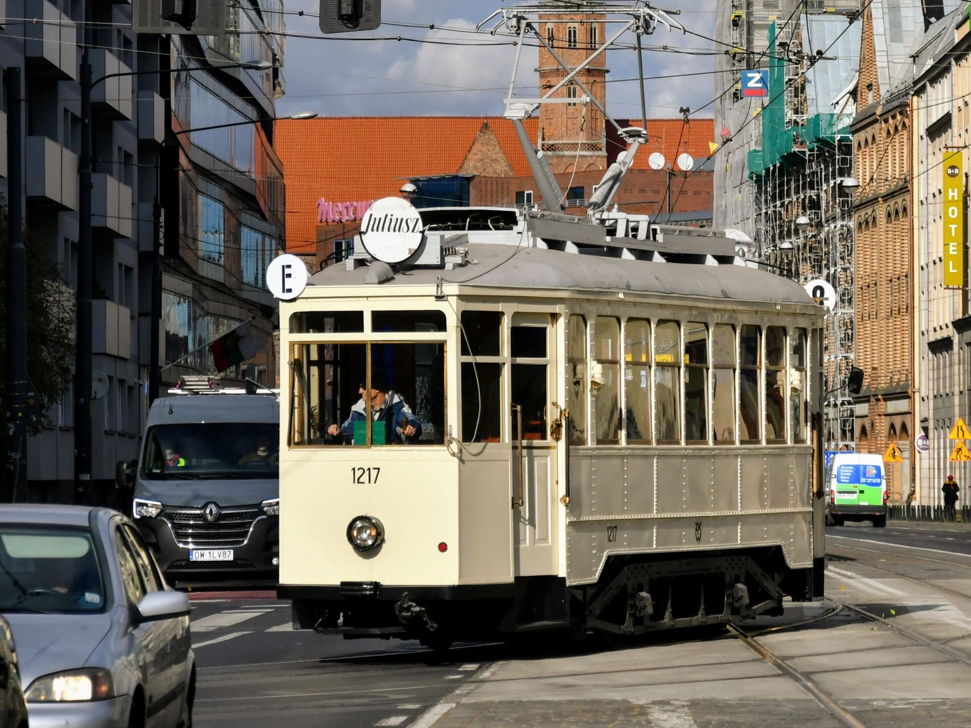 Zabytkowy tramwaj LH Standard produkowany w przedwojennym Wrocławiu w fabryce Linke-Hofmann, na bazie której po wojnie powstał Pafawag