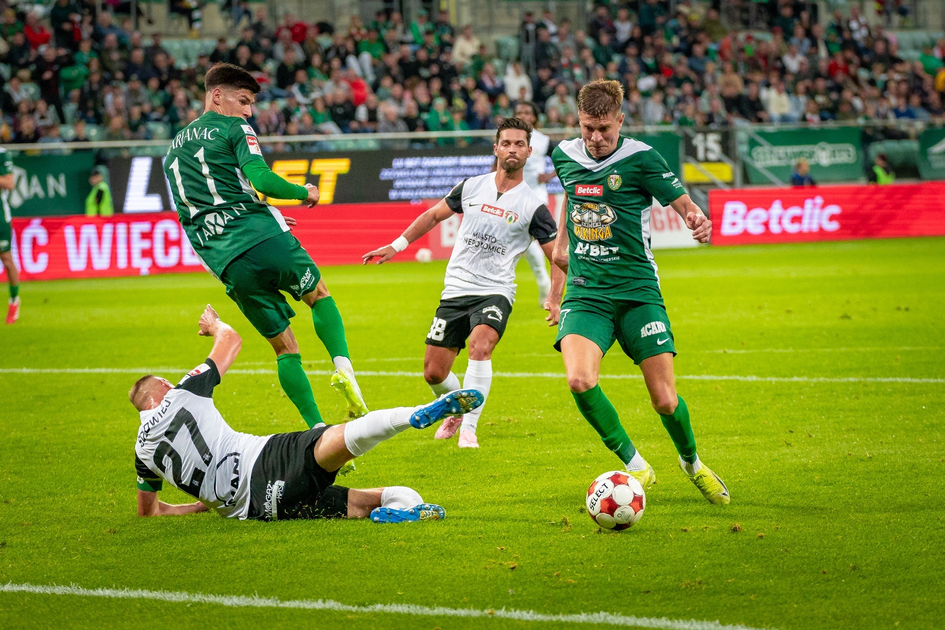 Powiększ obraz: Mecz Śląska Wrocław z Puszczą Niepołomice