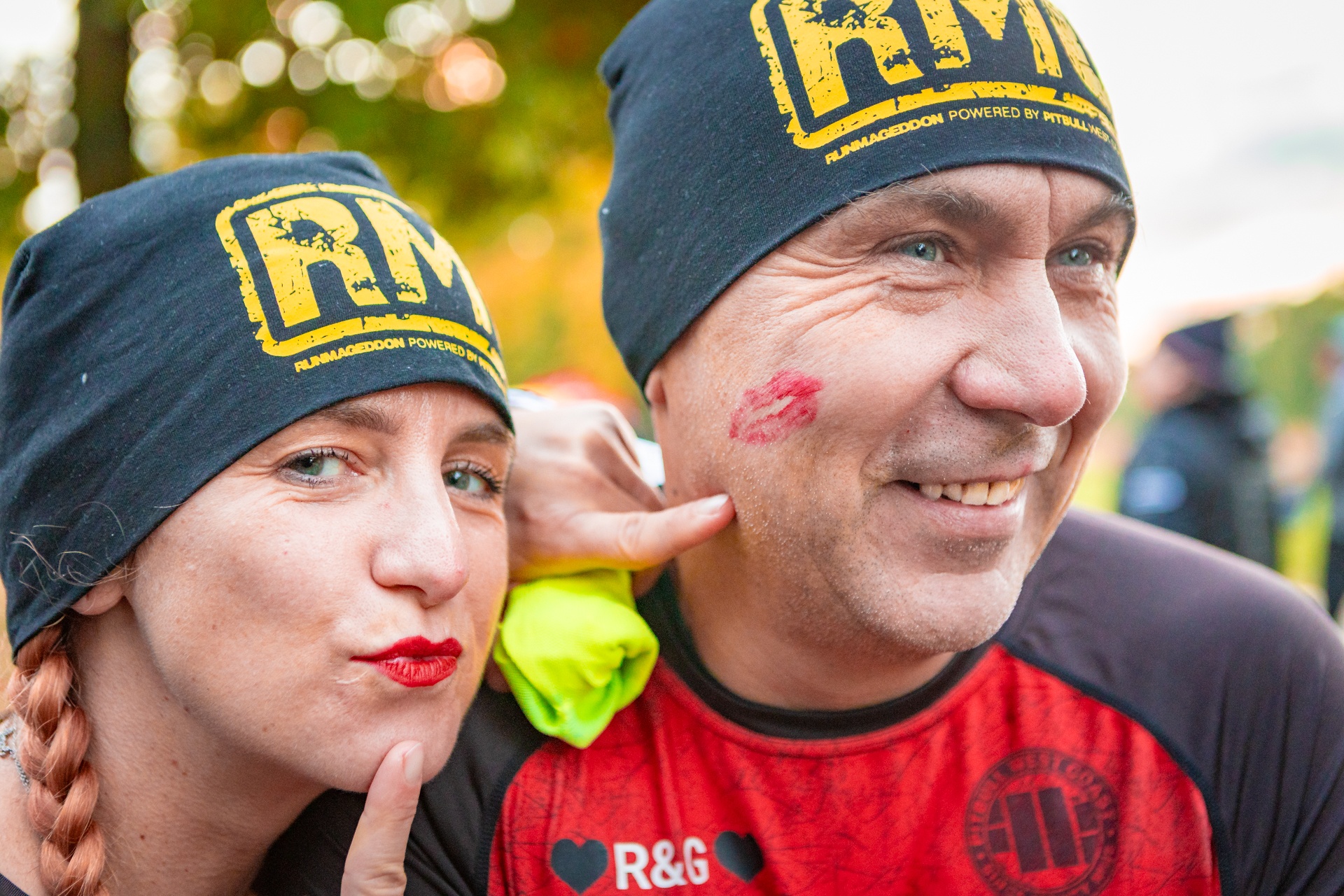 Powiększ obraz: Uczestnicy zawodów Runmageddon 2025 na terenie gminy Długołęka pod Wrocławiem.