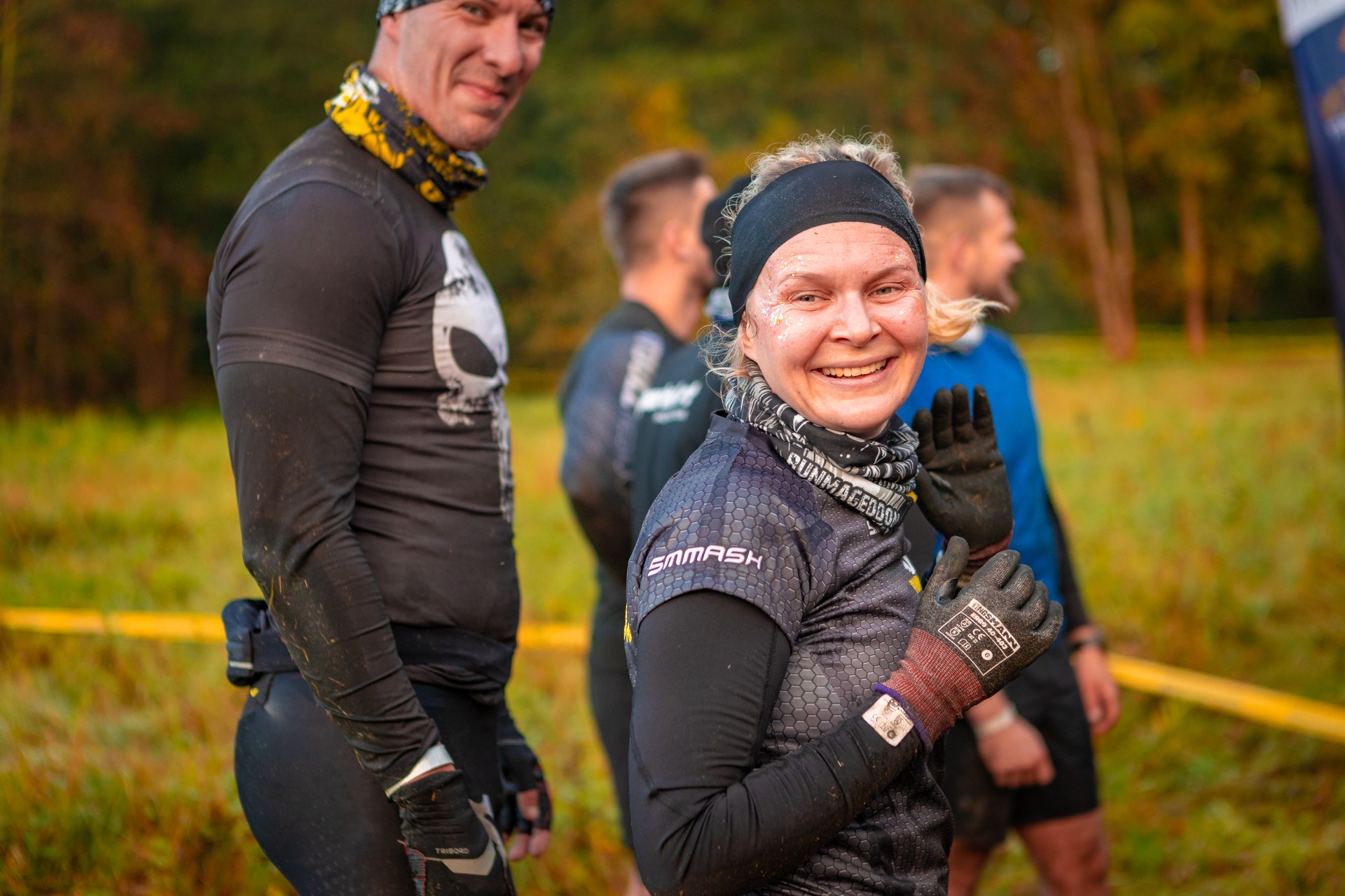 Powiększ obraz: Uczestnicy zawodów Runmageddon 2025 na terenie gminy Długołęka pod Wrocławiem.