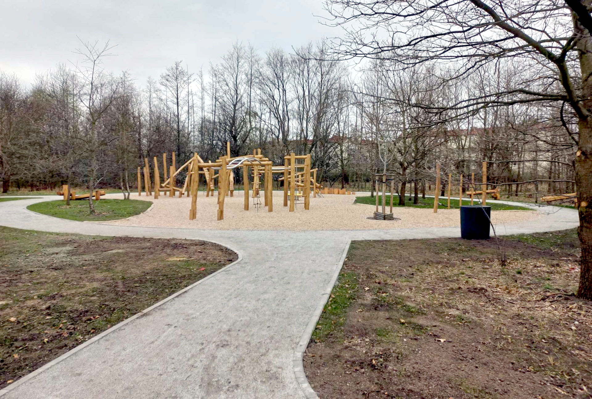 Plac zabaw w parku Maślickim