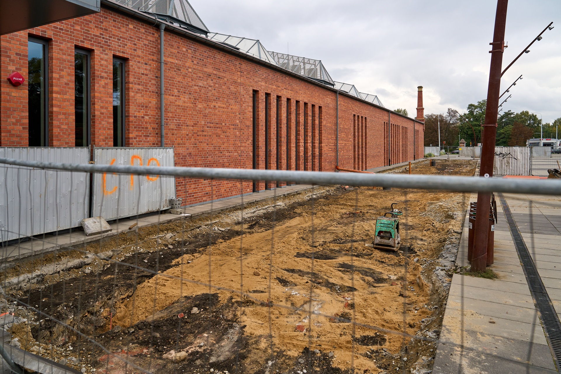 Przebudowa placu przy Centrum Historii Zajezdnia