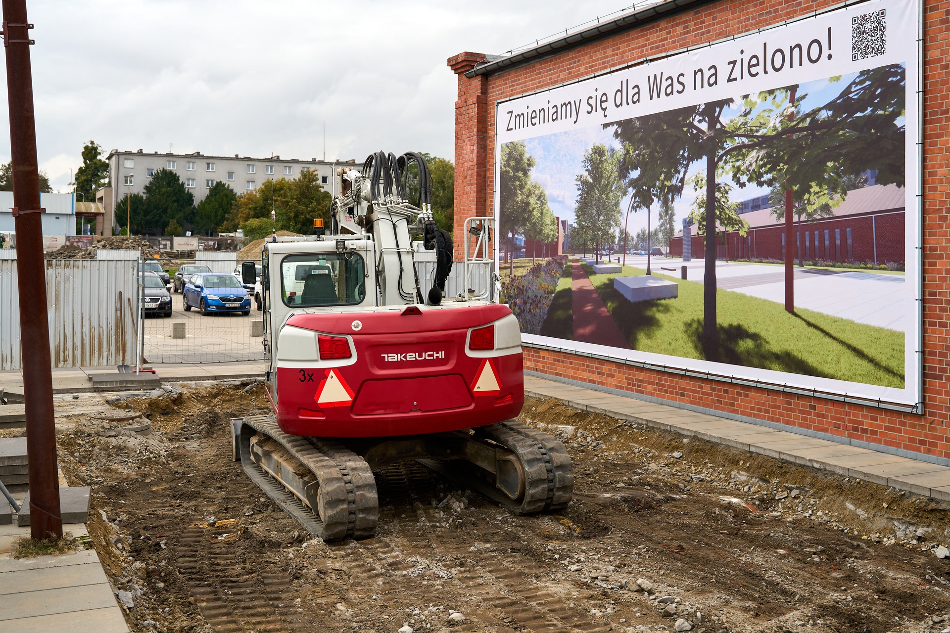 Przebudowa placu przy Centrum Historii Zajezdnia