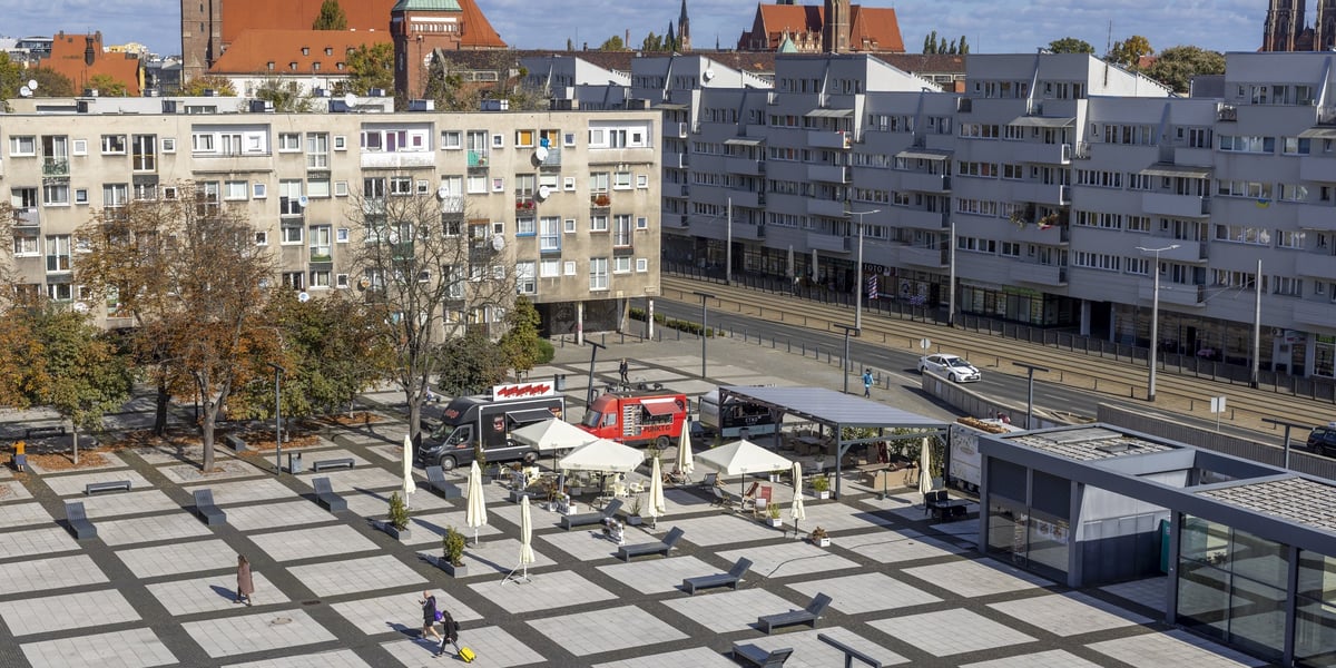 Na zdjęciu: widok z góry na plac Nowy Targ, pod którym kiedyś wybudowano schron