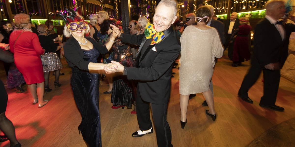 Bal maskowy seniorów z okazji Dnia Babci i Dziadka