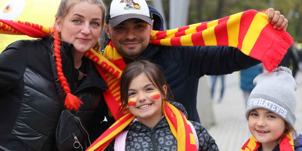 Zdjęcia kibiców z meczu żużlowego Betard Sparta Wrocław - Stal Gorzów, 7 maja 2023 r.