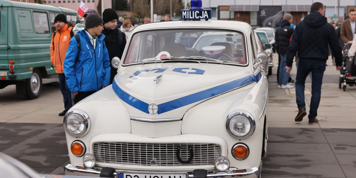 Milicyjna warszawa na zlocie pod Zajezdnią we Wrocławiu