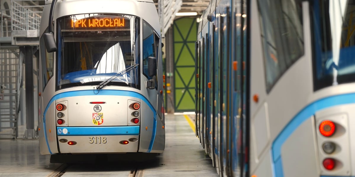 Tramwaje Skoda 19T - na zdjęciu - przejdą kapitalny remont. MPK ma 31 takich pojazdów. 