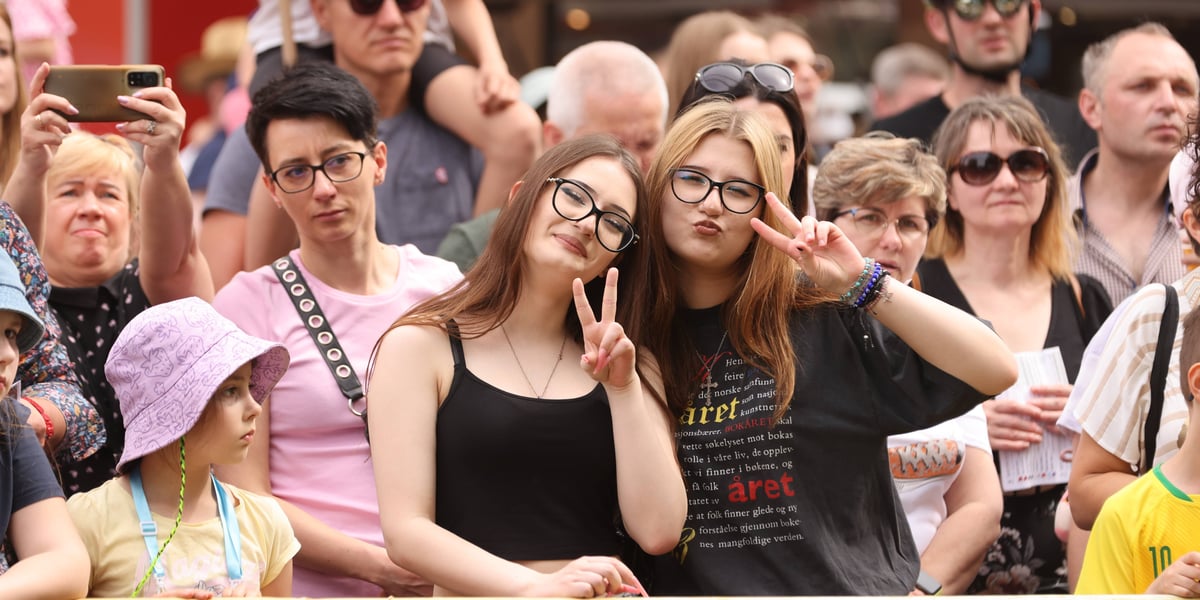 Majówka na Partynicach - 3maja. Na zdjęciu wrocławianie, którzy przyszli w piątek na Tor Wyścigów Konnych 