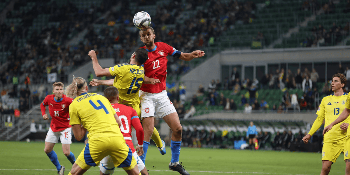 Piłkarze Ukrainy i Czech podczas meczu na Tarczyński Arenie we Wrocławiu - 14 października 2024