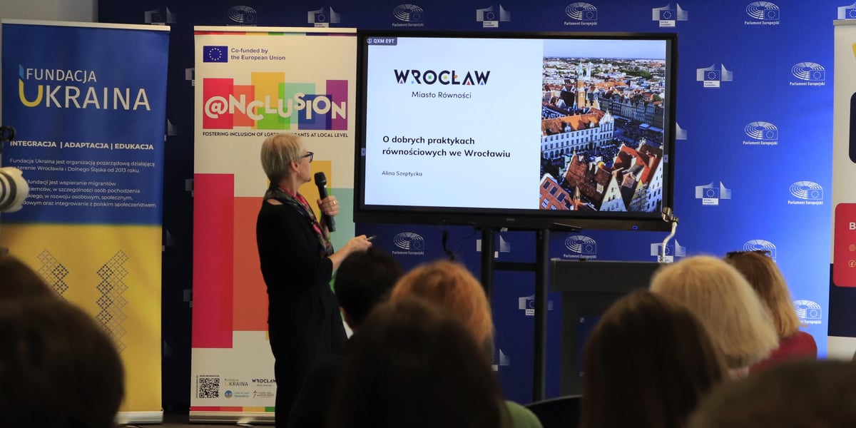 Uczestnicy międzynarodowego projektu @nclusion podczas spotkania w Domu Europy we Wrocławiu, 10 października 2024 r.