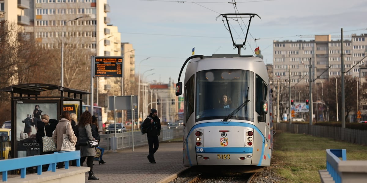 Wrocławski tramwaj. Zdjęcie ilustracyjne