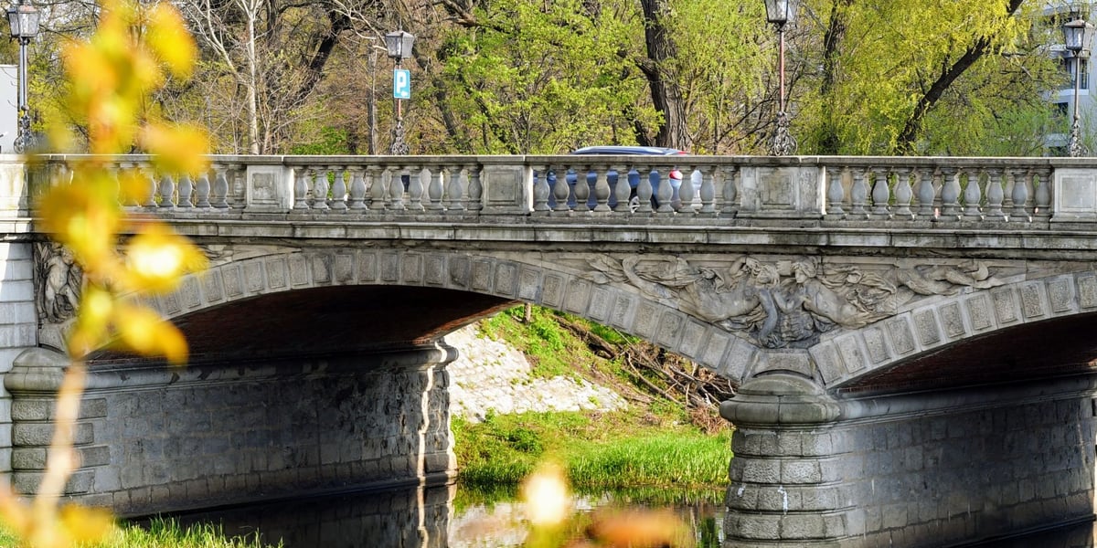 Most Oławski widziany od strony wybrzeża Słowackiego 