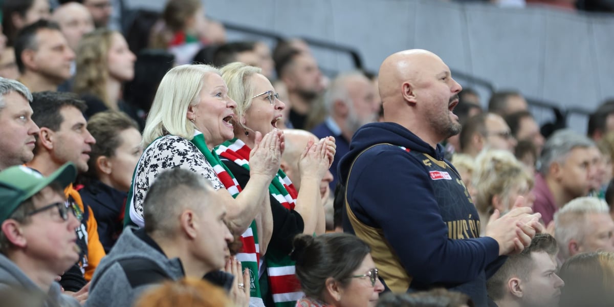 Kibice podczas meczu koszykówki: Śląsk Wrocław - Legia Warszawa