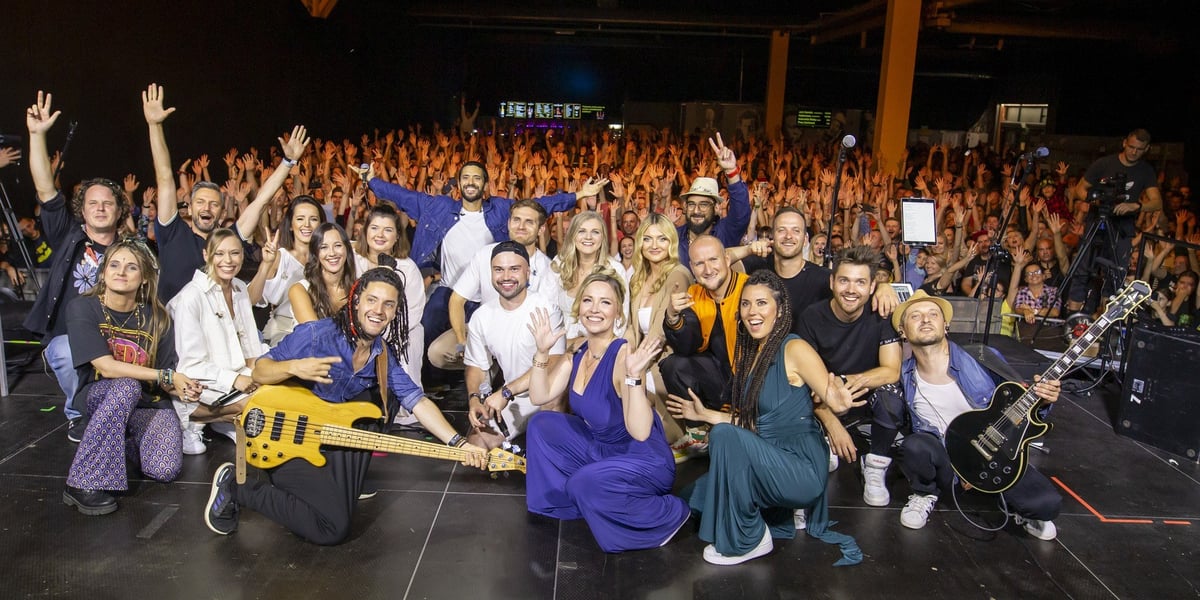 koncert w rocznicę powodzi Wrocław, na scenie MESAJAH feat, Grubson, Jagoda Kret, Sound’n’Grace, Miodu (Jamal), Gutek (Indios Bravos), I Grades, Kasia Kowalska