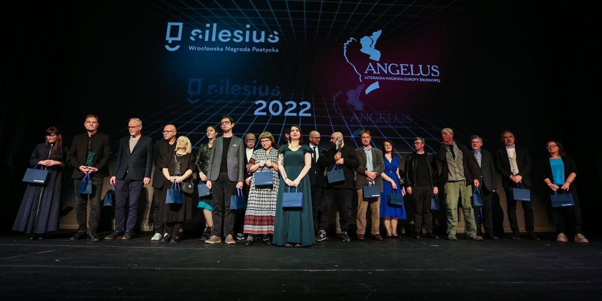 na zdjęciu Laureaci i nominowani nagród Silesius i Angelus 2022