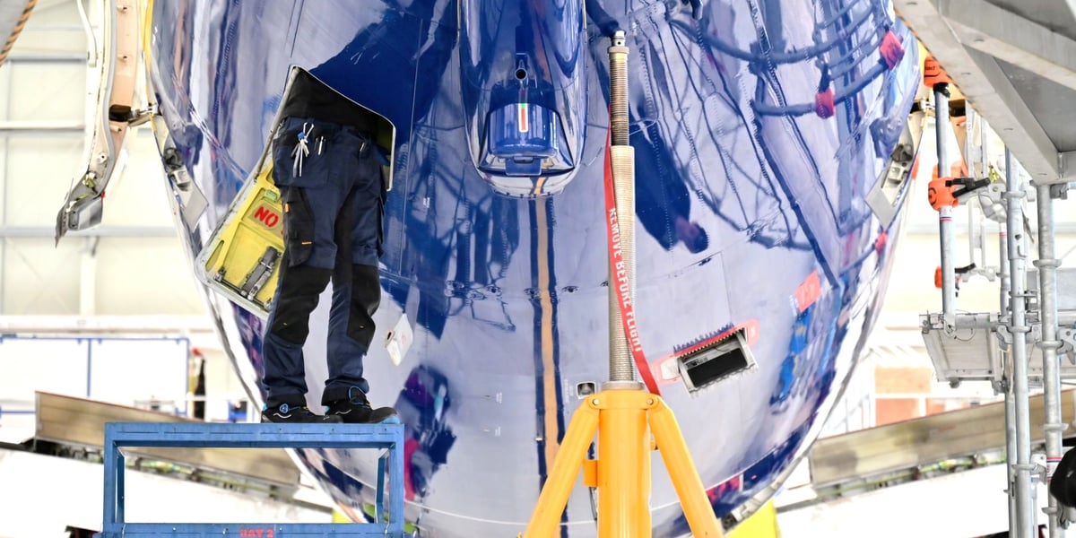 Wroclaw Aircraft Maintenance Services, w skrócie WAMS, czyli wrocławska baza serwisowa Ryanaira. Zdjęcie z 2023 roku