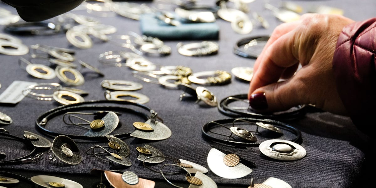 Stoisko z biżuterią