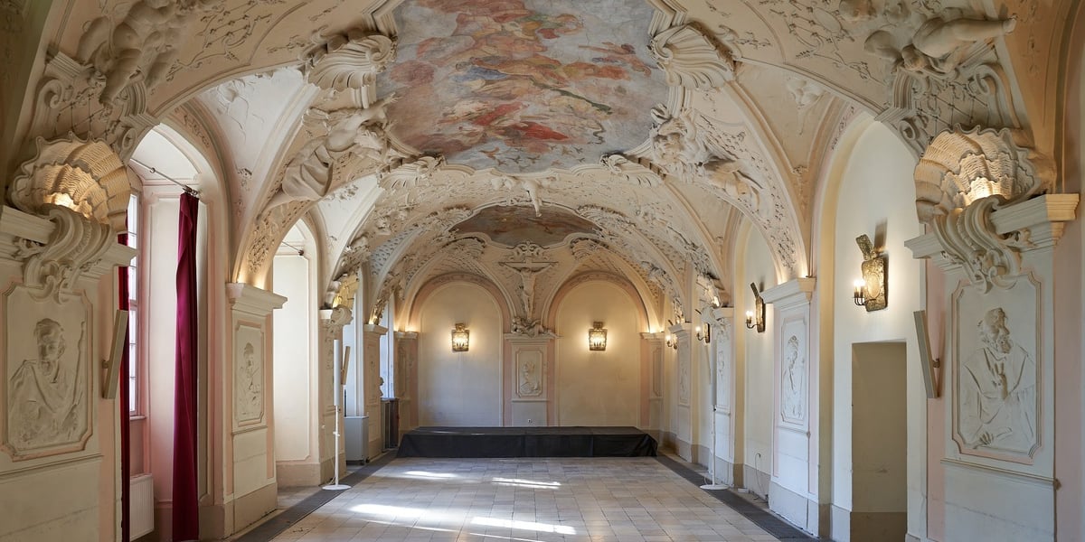 Stary Refektarz w klasztorze dominikanów we Wrocławiu. Na zdjęciu zdobiona sala