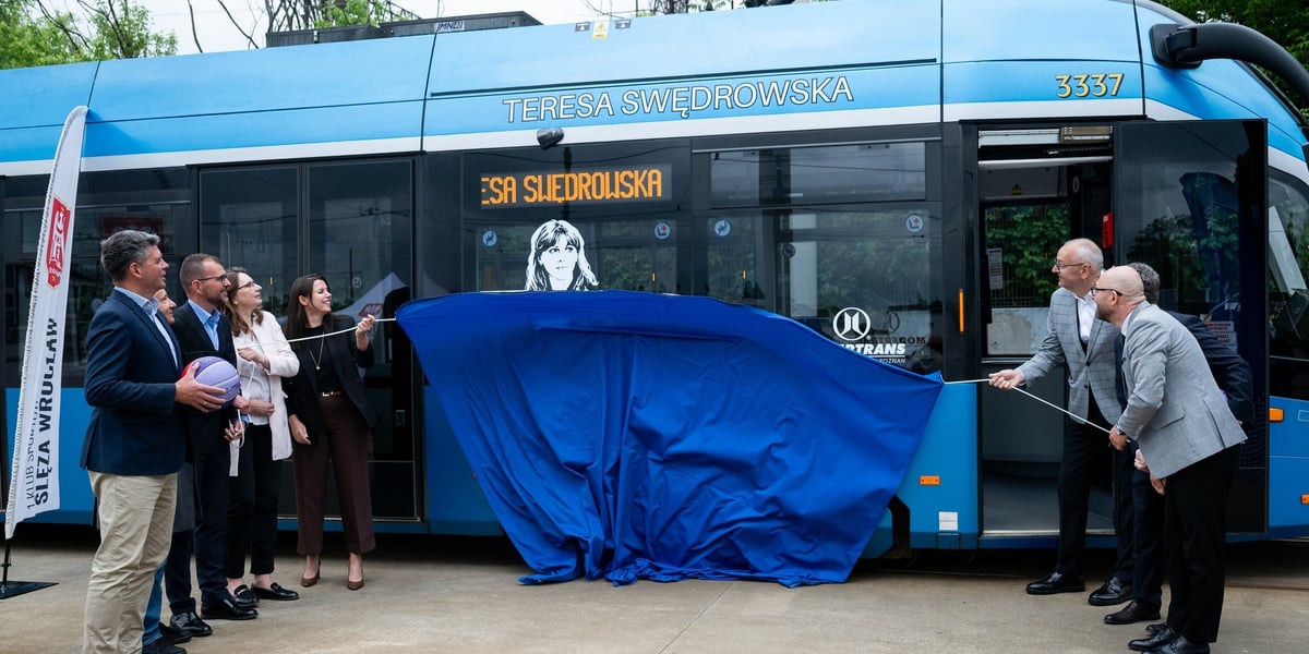 Odsłonięcie tramwaju imienia wybitnej koszykarki Teresy Swędrowskiej 