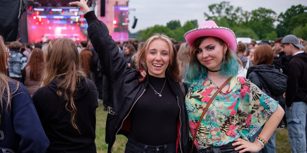 Uśmiechnięte studentki na Juwenaliach Wrocławskich 2026