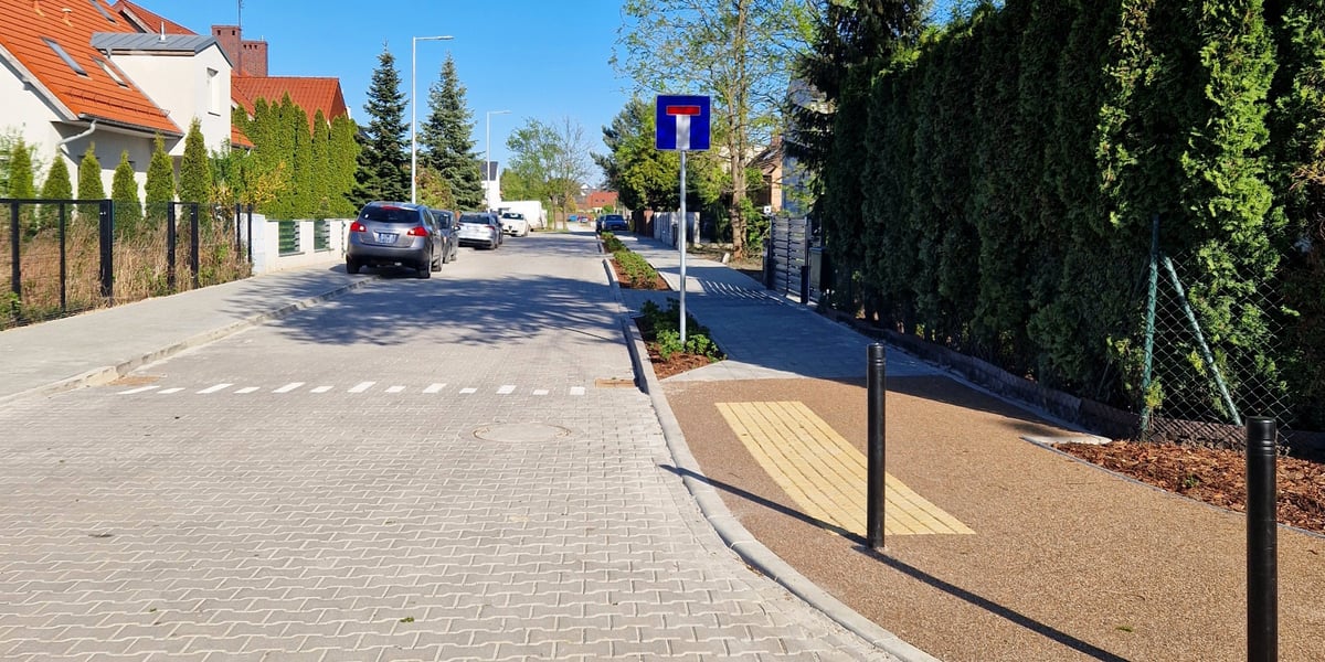 Ulica Hipolita Cegielskiego na Jagodnie świeżo po przebudowie 