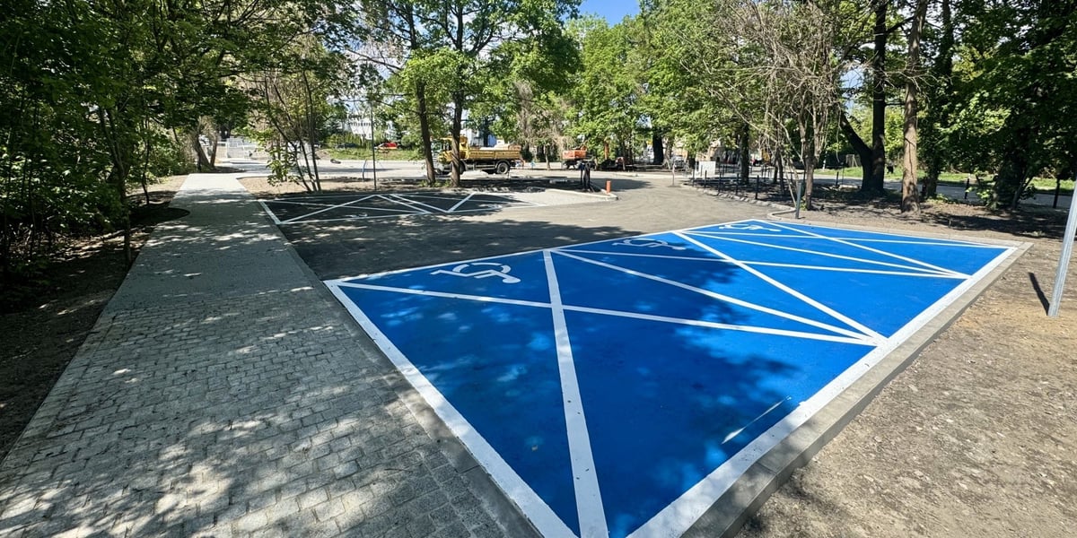 Parking Parkuj i Jedź przy dworcu Wrocław Leśnica czeka na ostatnie szlify i odbiory. W czerwcu zostanie oddany kierowcom i rowerzystom 