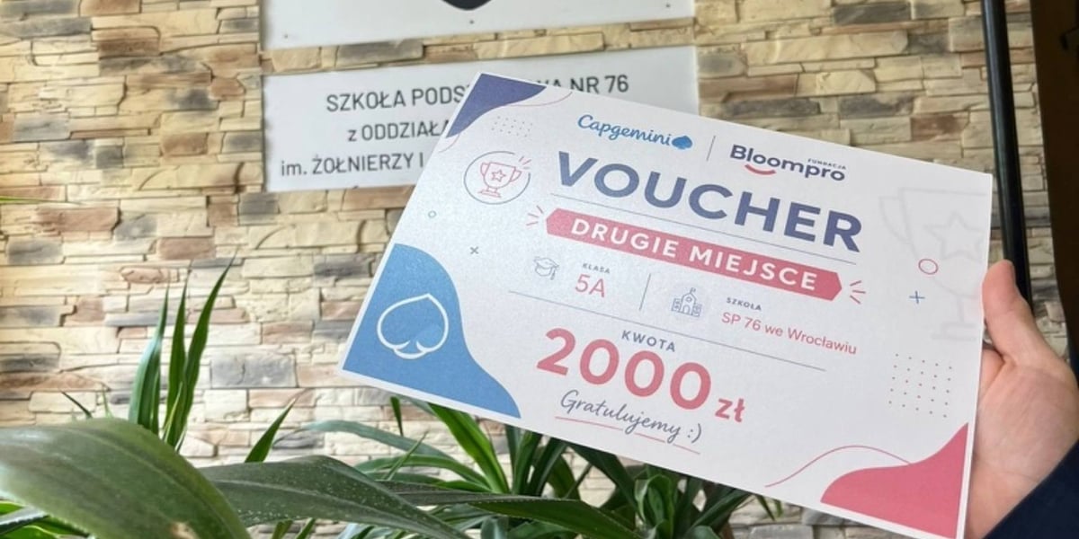 Voucher na 2000 zł dla SP nr 72 we Wrocławiu za zajęcie II miejsca w konkursie