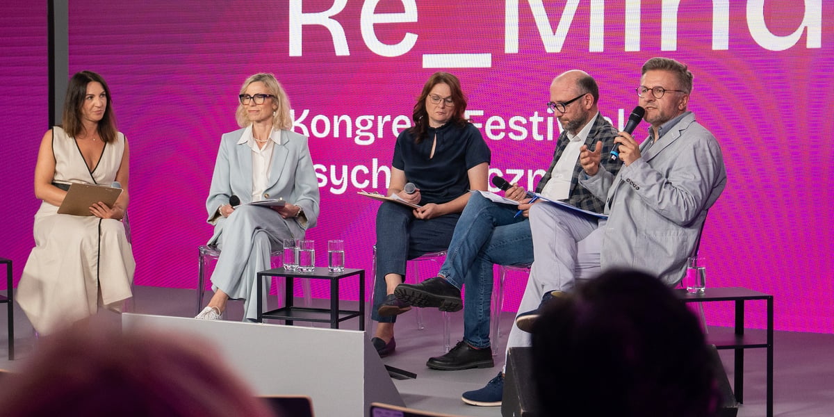 Uczestnicy debaty „Miasto jako system wsparcia – jak budować lokalną odporność psychiczną?” 