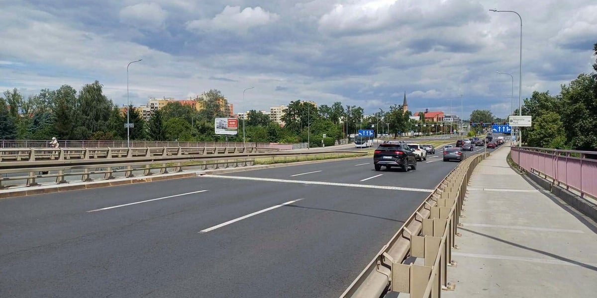 Nie ma już utrudnień na Gądowiance. Samochody korzystają z pełnej szerokości drogi, 20.07.2026 r.