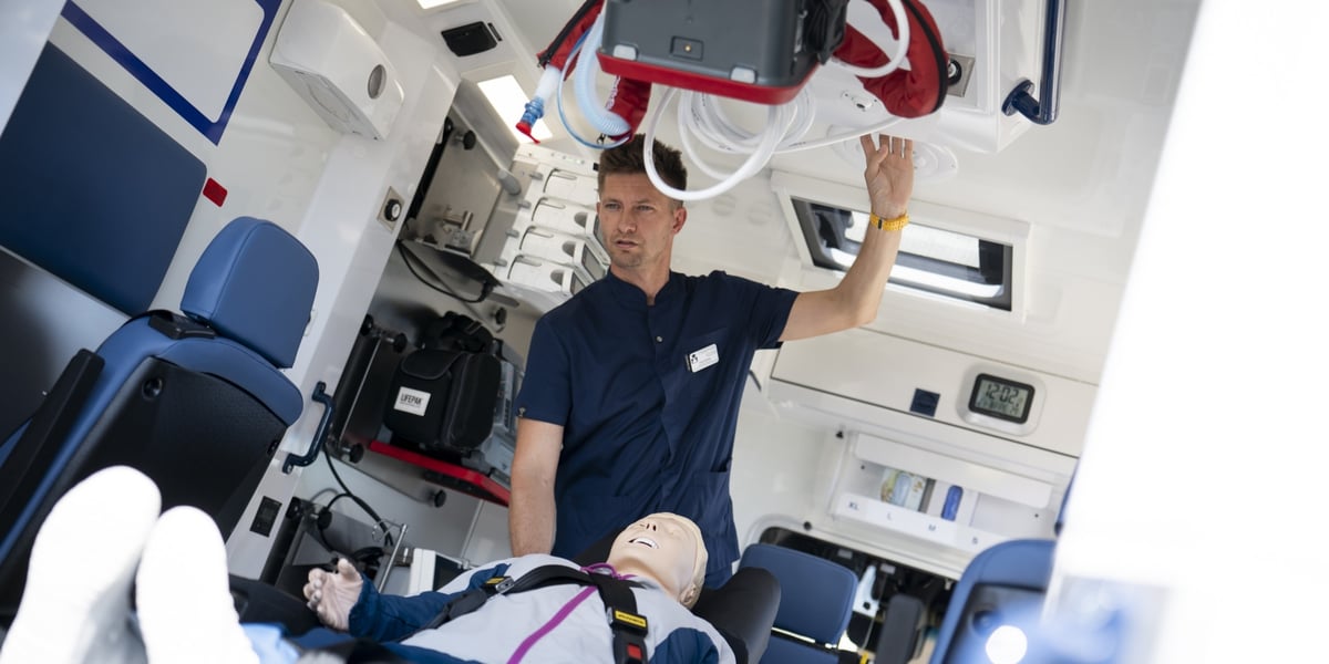 Świetnie wyposażony ambulans Shock Team został przekazany lekarzom z Uniwersyteckiego Szpitala Klinicznego 