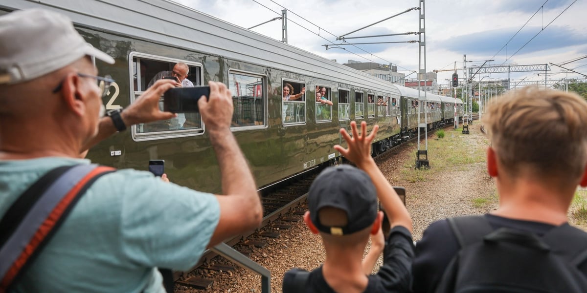 Wjazd „Nieśpiesznego” na dworzec Wrocław Główny (piątek 21 sierpnia) 