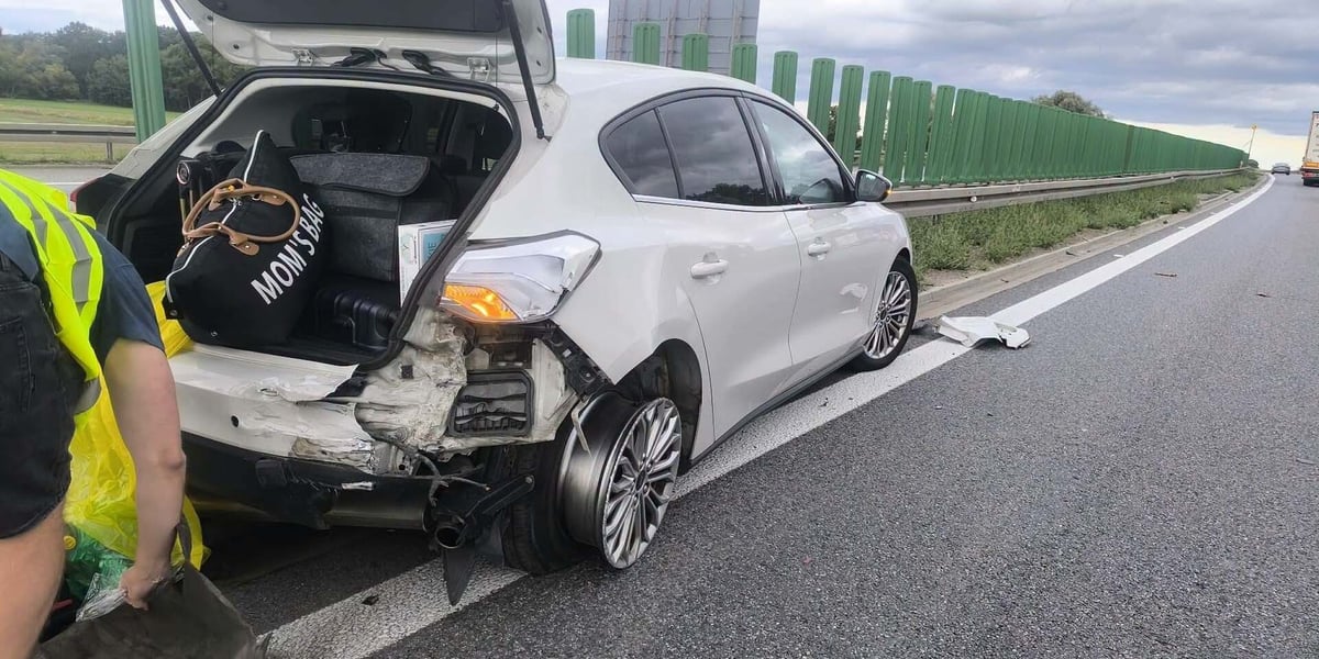 Wypadek dwóch aut osobowych na A4 przy węźle Kąty Wrocławskie.