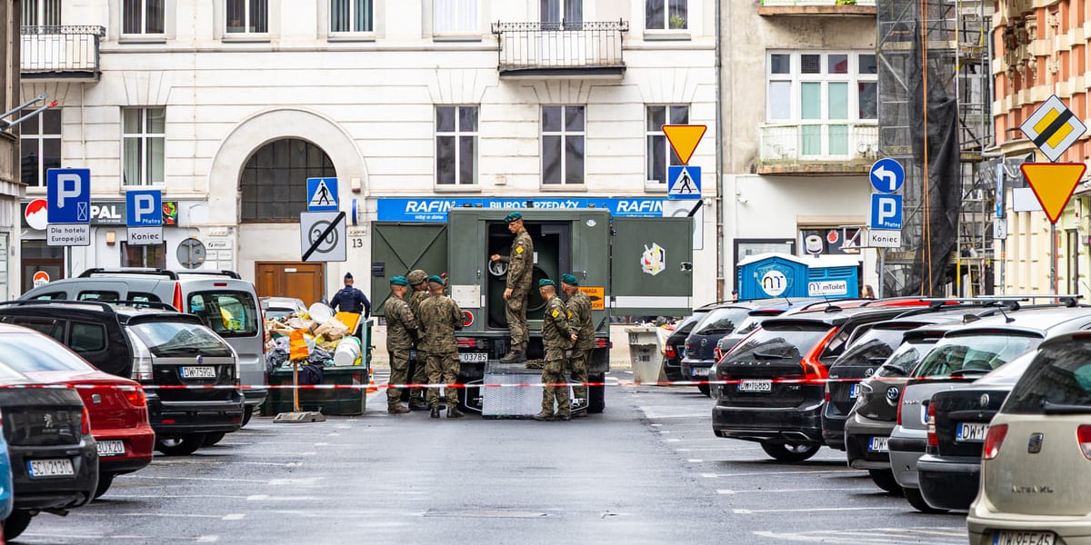 Akcja służb przy ul. Rejtana, po odkryciu na poddaszu kamienicy niewybuchu z czasów II wojny światowej.Wrocław, 14.09.2026.