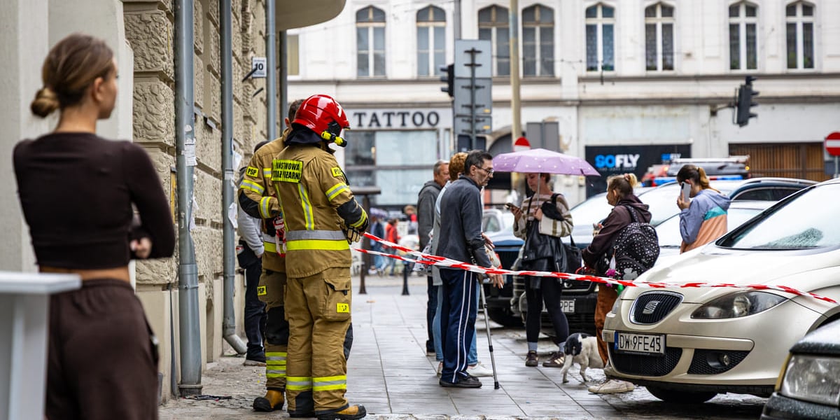 Akcja służb przy ul. Rejtana, po odkryciu na poddaszu kamienicy niewybuchu z czasów II wojny światowej.Wrocław, 14.09.2026.