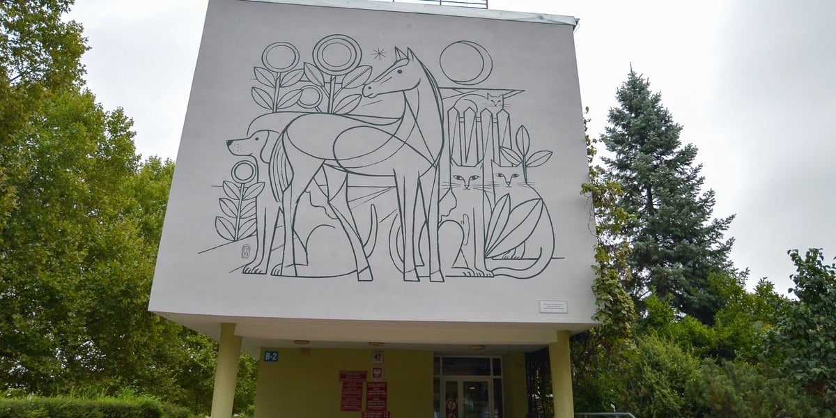 Mural na budynku Katedry Chorób Wewnętrznych z Kliniką Koni, Psów i Kotów Uniwersytetu Przyrodniczego we Wrocławiu