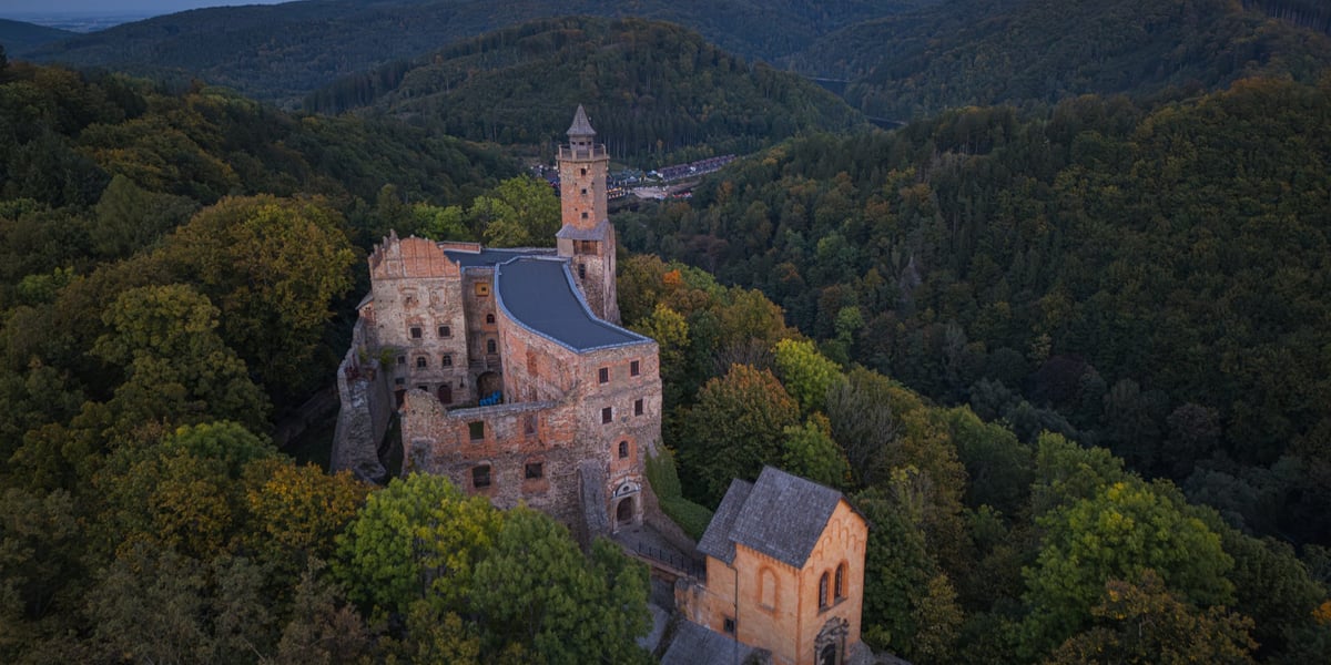 Zamek Grodno, widok z drona.